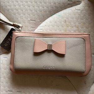 Guess clutch/wristlet